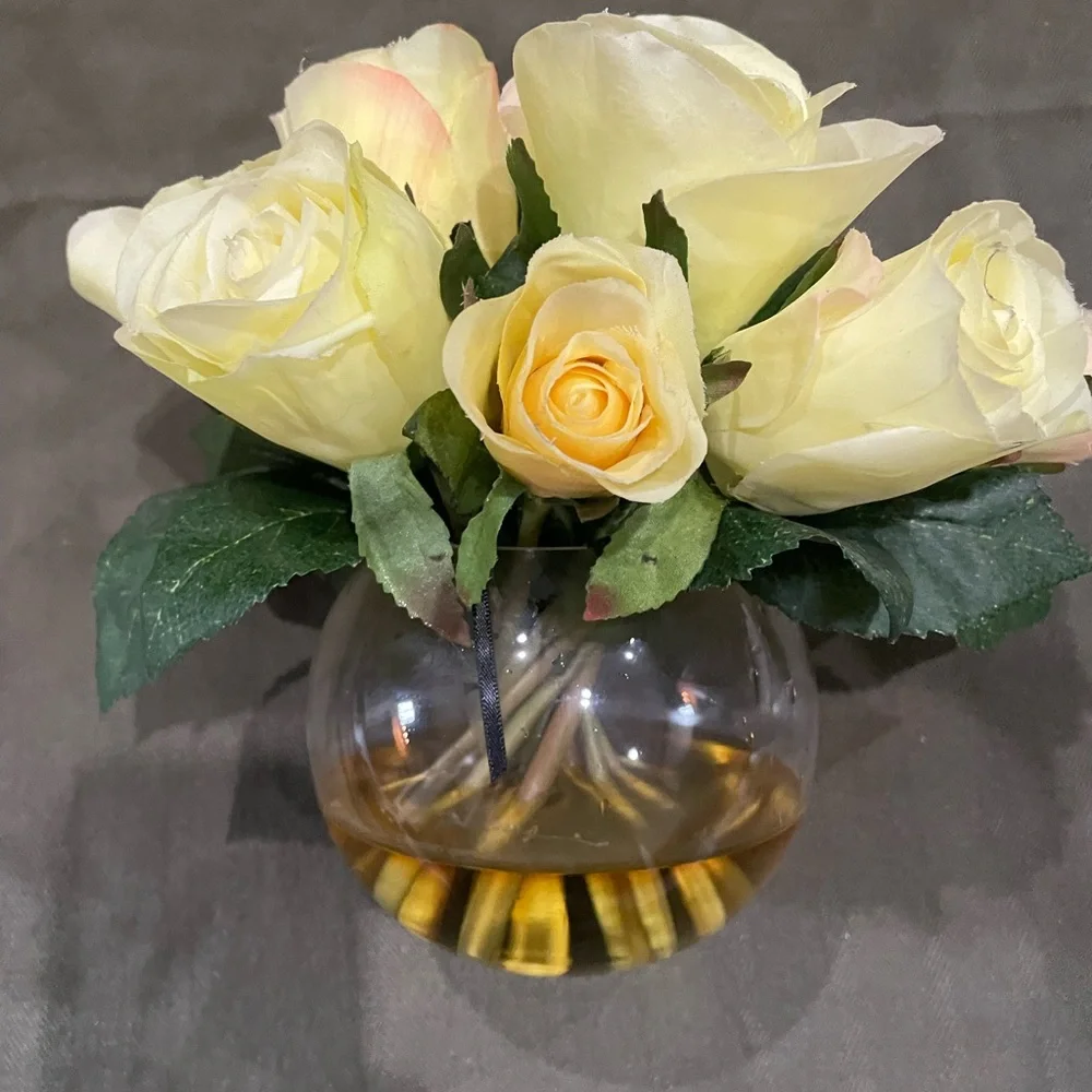 Elegant Cream Rose Arrangement in Glass Vase